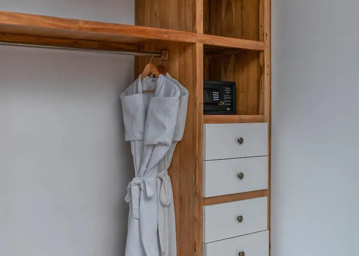 Вилла Vida Mira - Elegant 4br Beachside In *