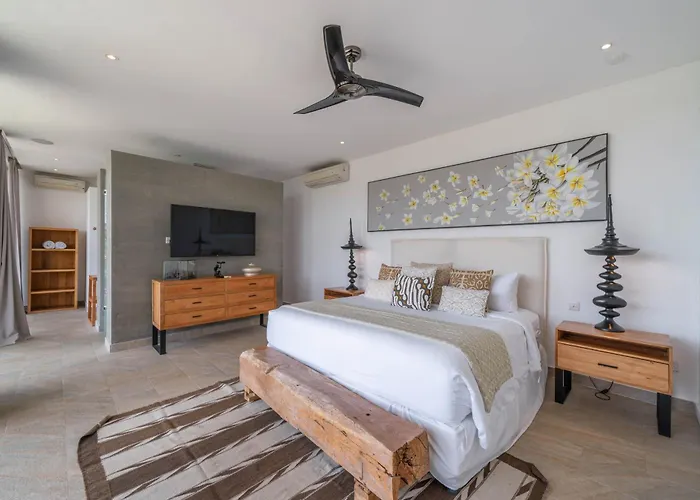 Вилла Vida Mira - Elegant 4br Beachside In