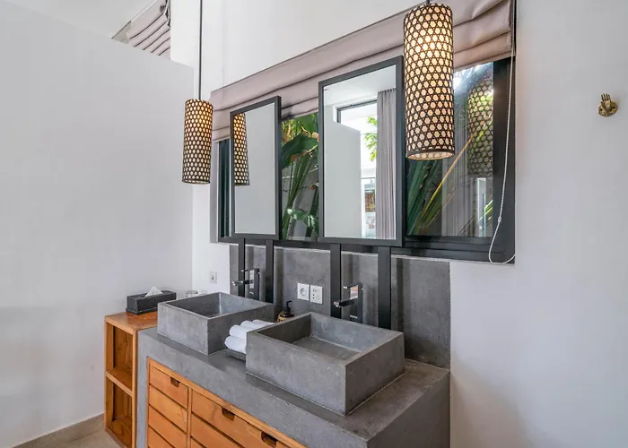 Вилла Vida Mira - Elegant 4br Beachside In