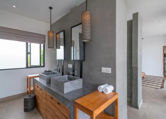 Вилла Vida Mira - Elegant 4br Beachside In Чангу