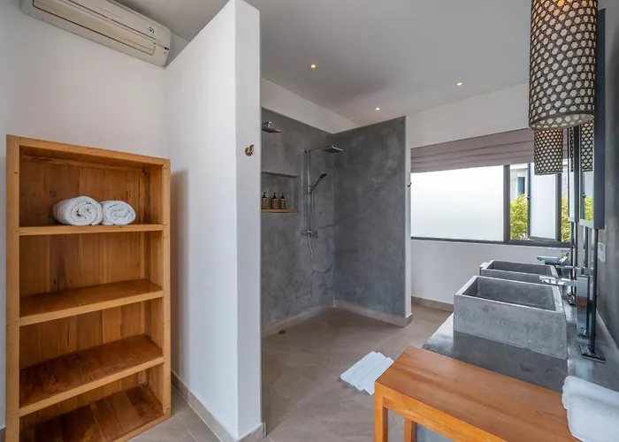 Vida Mira - Elegant 4br Beachside In *